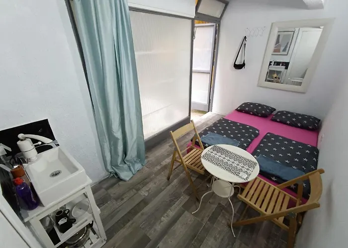 Papagajka Art Free Parking For Motorcycles In Garden Appartamento